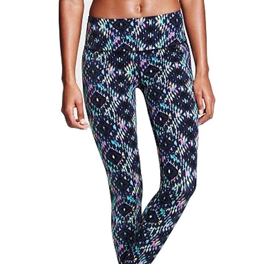 NWOT Victoria’s Secret VSX Knockout Tribal Kaleidoscope Leggings Tights XS - Picture 3 of 15